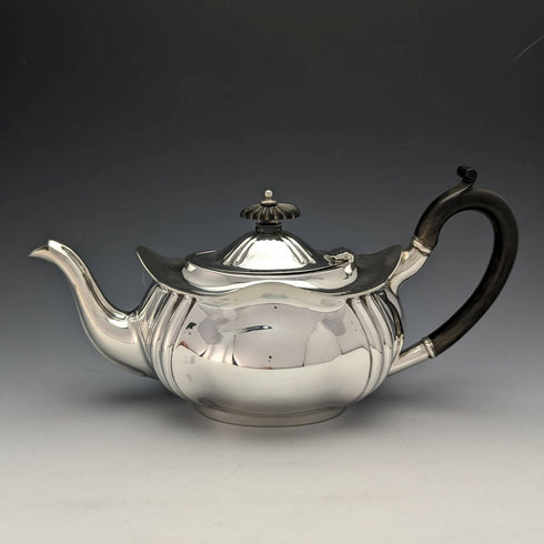 1914 British antique sterling silver teapot 390g RF Mosley
